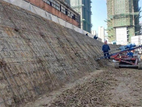 阿尔山建筑边坡支护