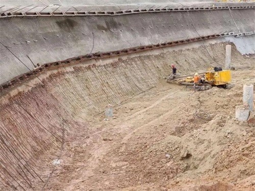阿尔山基坑边坡加固